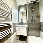 דירה L'escale - 2 Bedrooms - Free Parking & Wifi גרנובל