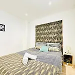 דירה L'escale - 2 Bedrooms - Free Parking & Wifi גרנובל