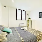 דירה L'escale - 2 Bedrooms - Free Parking & Wifi גרנובל